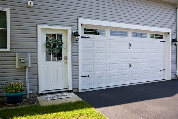 24/7 Emergency Garage Door Panel Replacement experts in Troy, NY